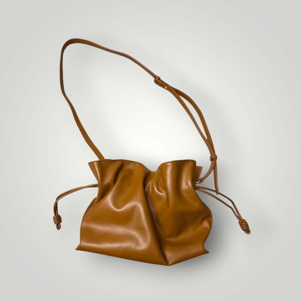 Quince Soft Italian Leather Drawstring Pouch Shoulder Bag: Camel - Picture 2 of 6